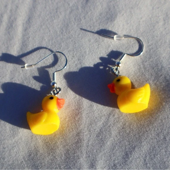 duckie earrings 🐥🫧 - Picture 3 of 4